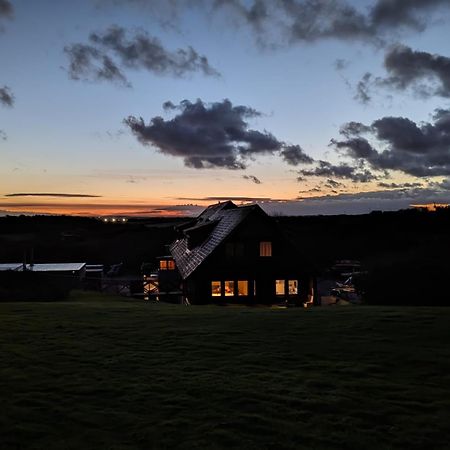 Anglesey Outdoors Albergue Holyhead Exterior foto