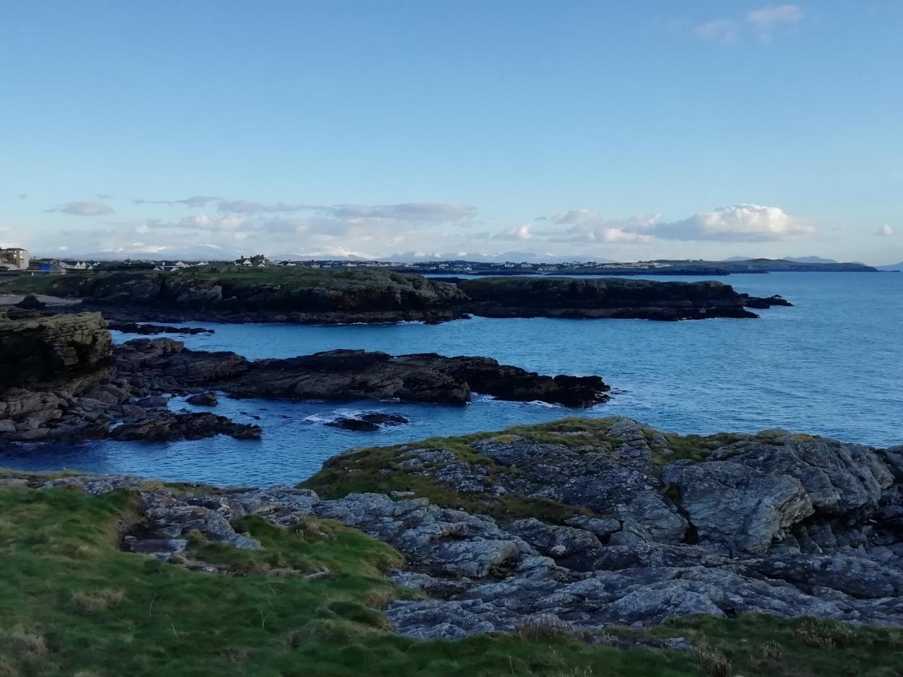 Anglesey Outdoors Albergue Holyhead Exterior foto